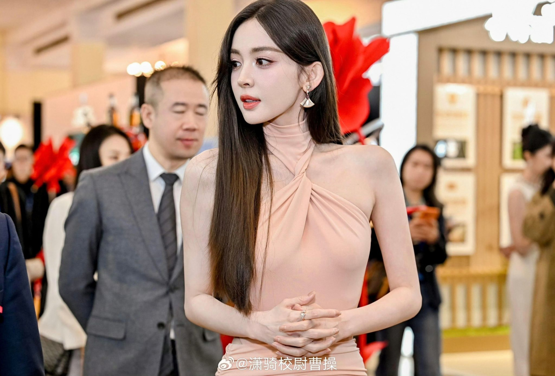 Hỏi khắp Trung Quốc ai dám tự nhận đẹp hơn mỹ nhân này: Nữ thần của các nữ thần, ngắm ngàn lần không chán- Ảnh 1.