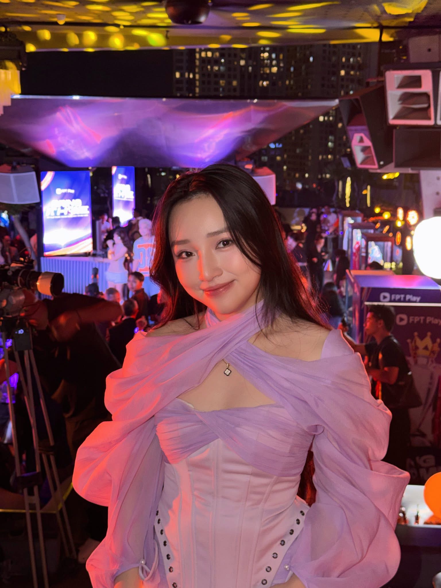 Hoa Xuka đi biển với trang phục "nửa kín nửa hở", fan thấp thỏm, đứng ngồi không yên, chờ đợi "full album"- Ảnh 6.