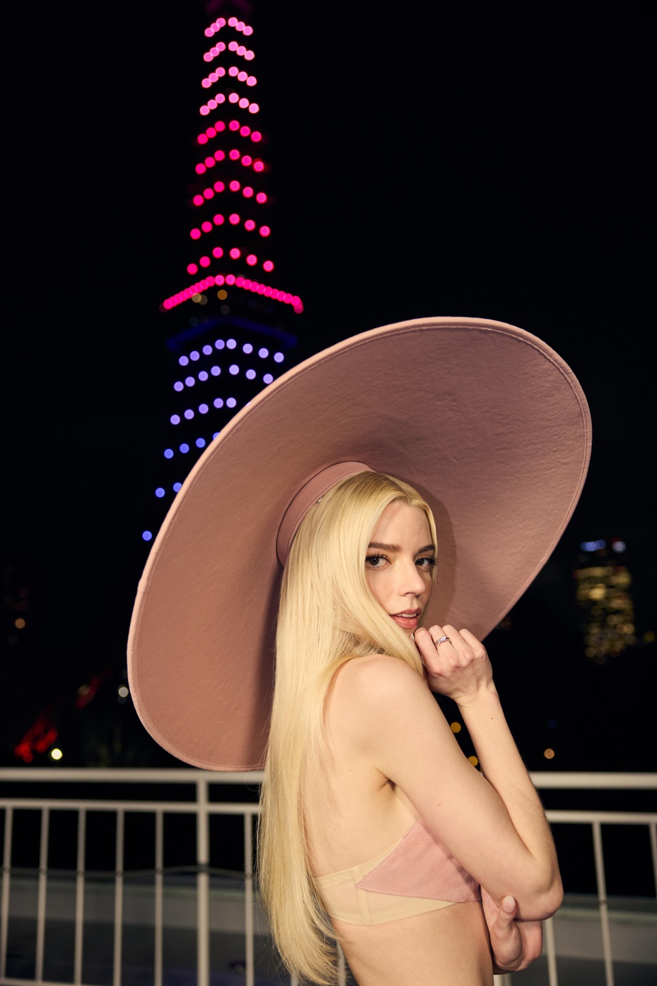 Nhan sắc "vạn người mê" của mỹ nhân 9x hóa thân thành công chúa Peach trong Super Mario Galaxy Movie- Ảnh 4.