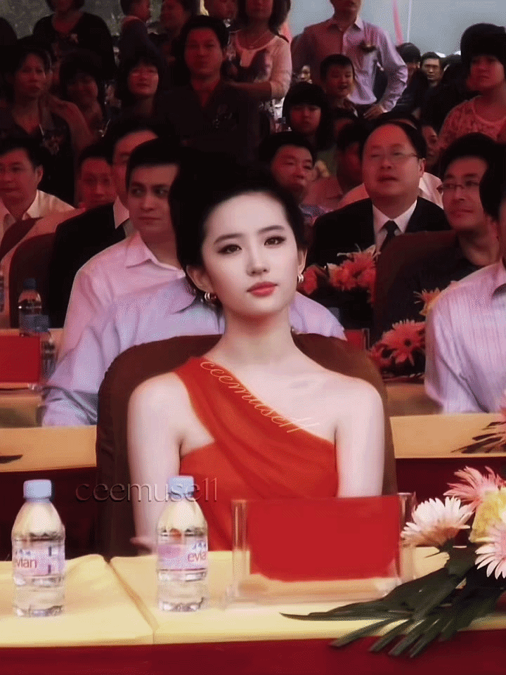 Clip năm 2009 đã dự báo trước về độ hot của Lưu Diệc Phi, mỹ nhân 22 tuổi vươn mình một bước thành "thần tiên tỷ tỷ"- Ảnh 4.