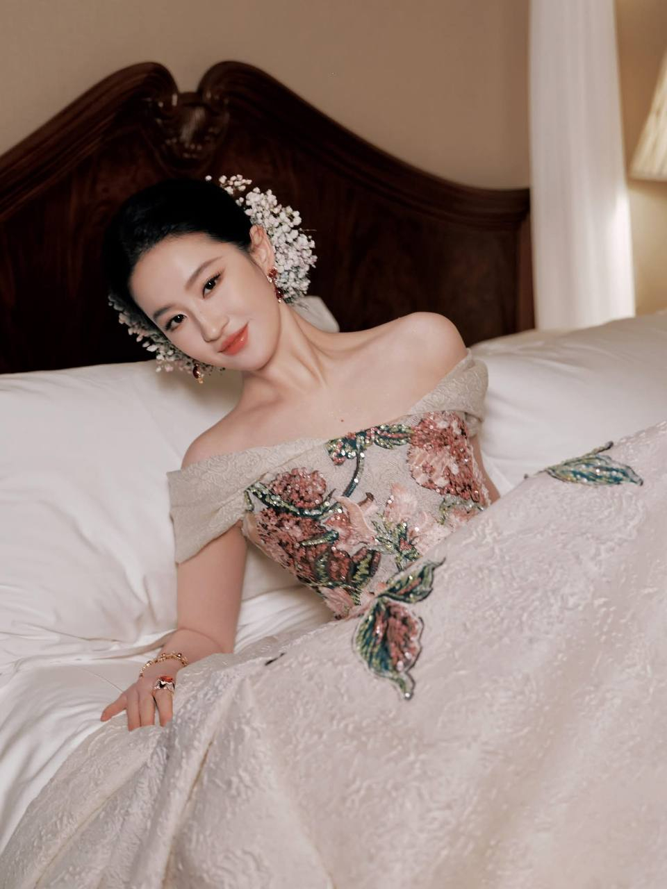 Clip năm 2009 đã dự báo trước về độ hot của Lưu Diệc Phi, mỹ nhân 22 tuổi vươn mình một bước thành "thần tiên tỷ tỷ"- Ảnh 10.