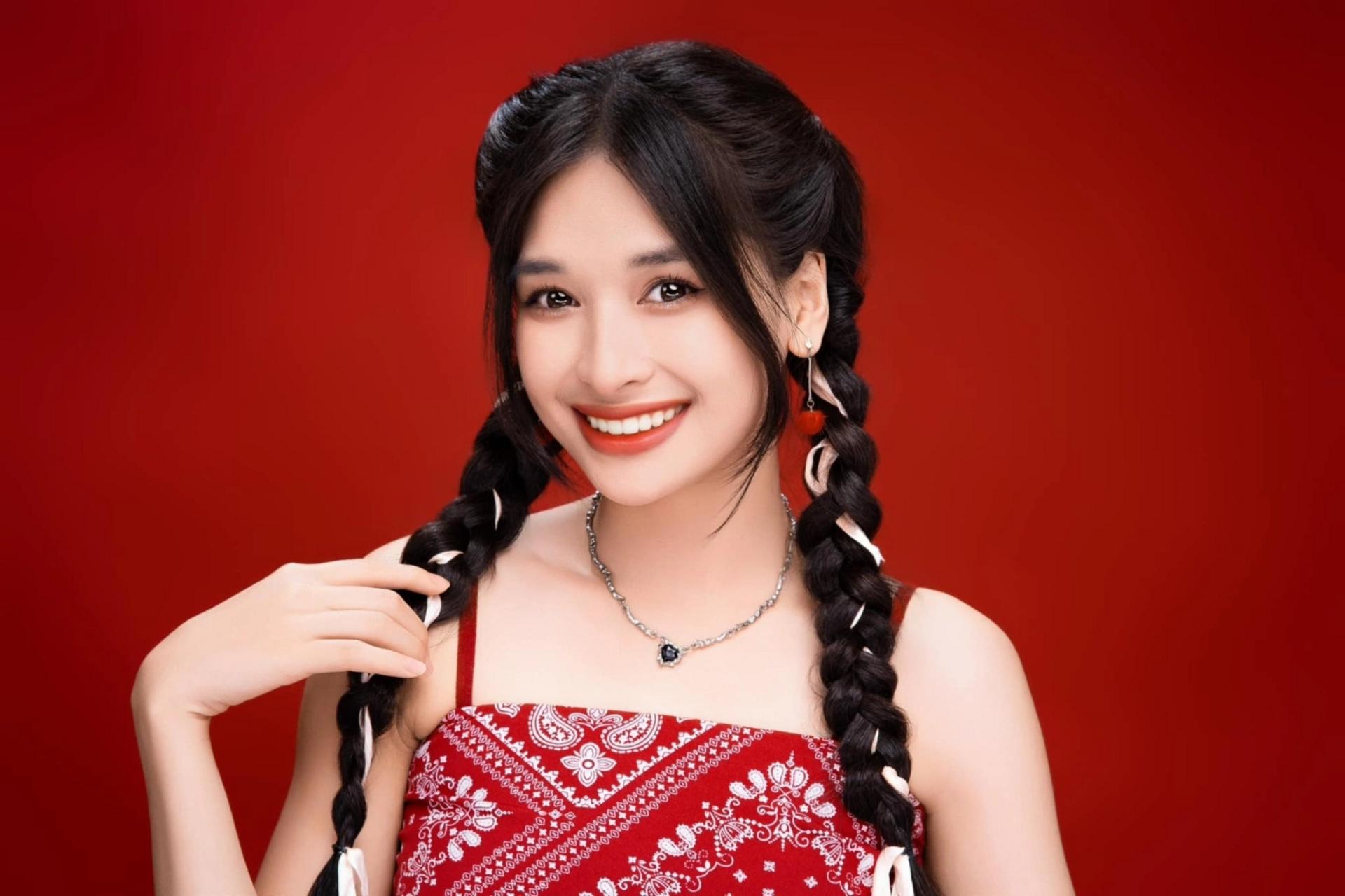 Cận cảnh nhan sắc nữ diễn viên Gen Z tốt nghiệp thủ khoa, 4 năm nhận học bổng của VTV- Ảnh 2. Cận cảnh nhan sắc nữ diễn viên Gen Z tốt nghiệp thủ khoa, 4 năm nhận học bổng của VTV- Ảnh 2.