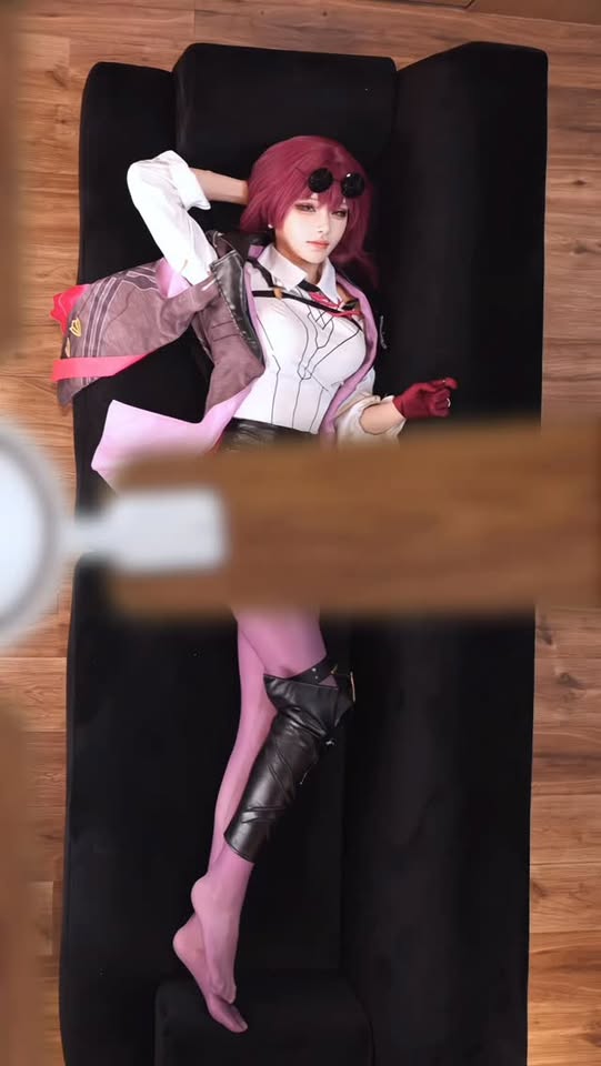 Ngắm mỏi mắt với trend "quạt trần" của các coser xứ Trung, một lần biến hình là lại khiến người xem mê mệt- Ảnh 1.