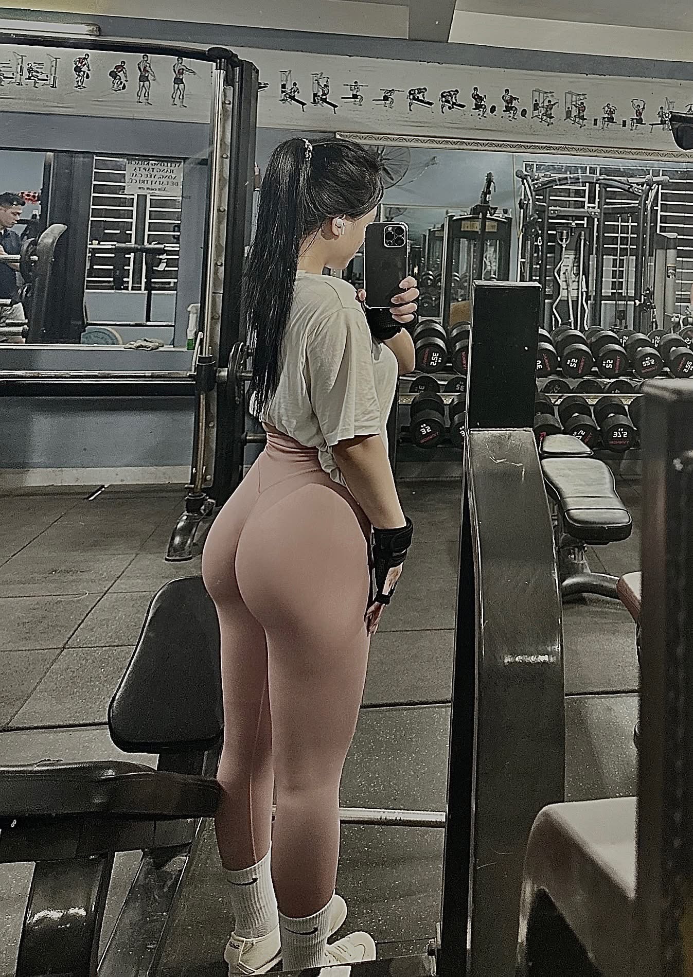 "Khám" trang cá nhân của cô gái thừa nhận đi gym chỉ để chụp ảnh, dân tình ngao ngán- Ảnh 4.