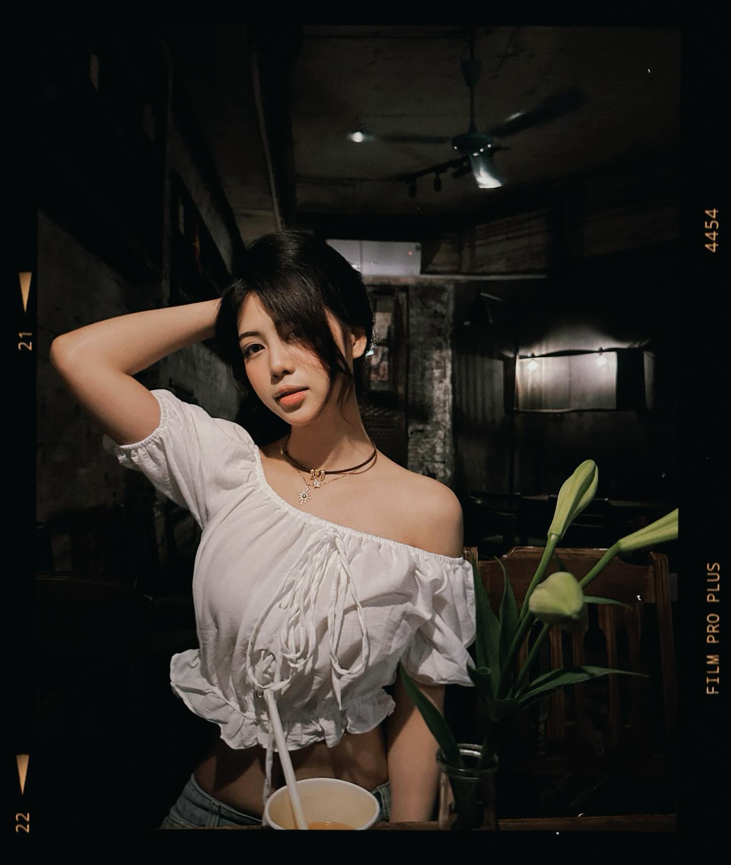 Lộ diện nhan sắc của cô gái cả mạng xã hội tìm kiếm- Ảnh 9.