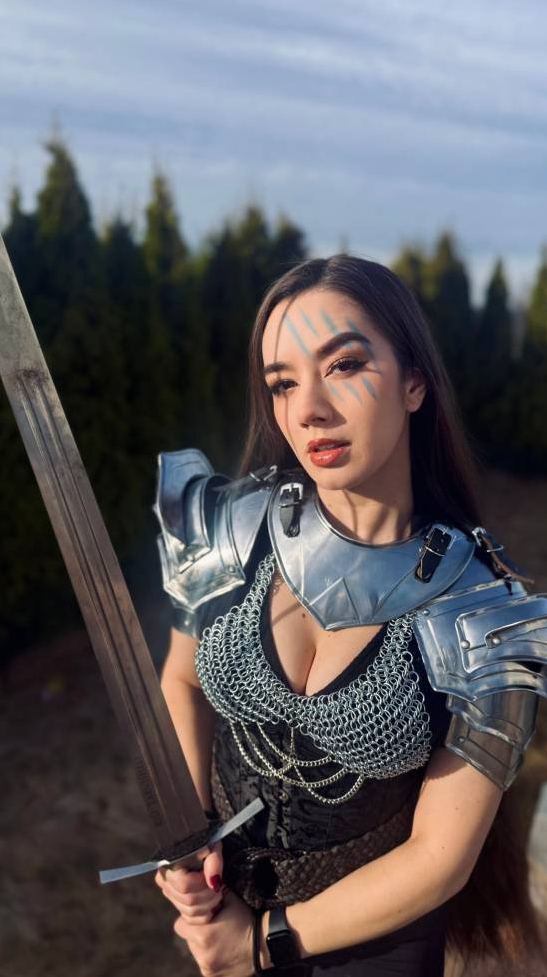 Cosplay game AAA mới ra mắt theo phong cách gợi cảm, nữ streamer nổi tiếng không ngờ, xem trang cá nhân càng thêm ấn tượng- Ảnh 4.
