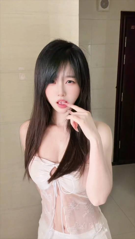 Ngẫu hứng trổ tài vũ đạo, nữ diễn viên xinh đẹp của Black Myth: Wukong khiến tất cả "đứng hình"- Ảnh 3.