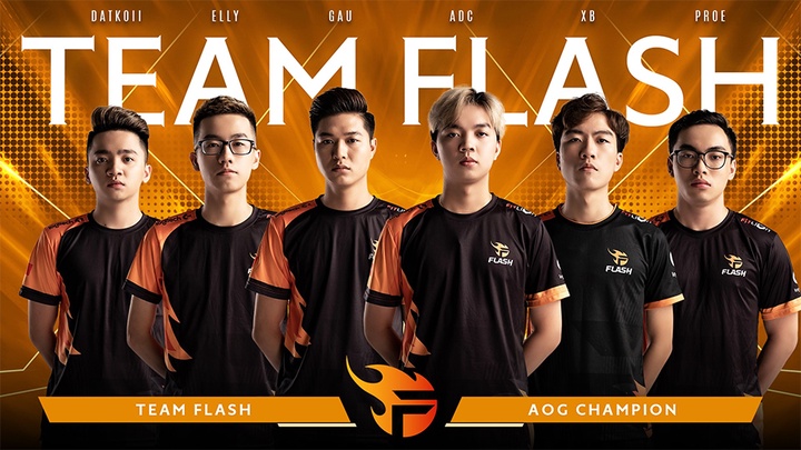 Cả bầu trời thanh xuân ùa về: Đội hình Team Flash huyền thoại bất ngờ hội tụ rôm rả- Ảnh 1.