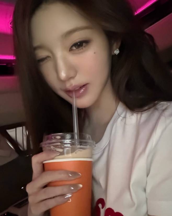 "Búp bê sống" Jang Won Young tung ảnh phòng gym gây bão MXH- Ảnh 4.