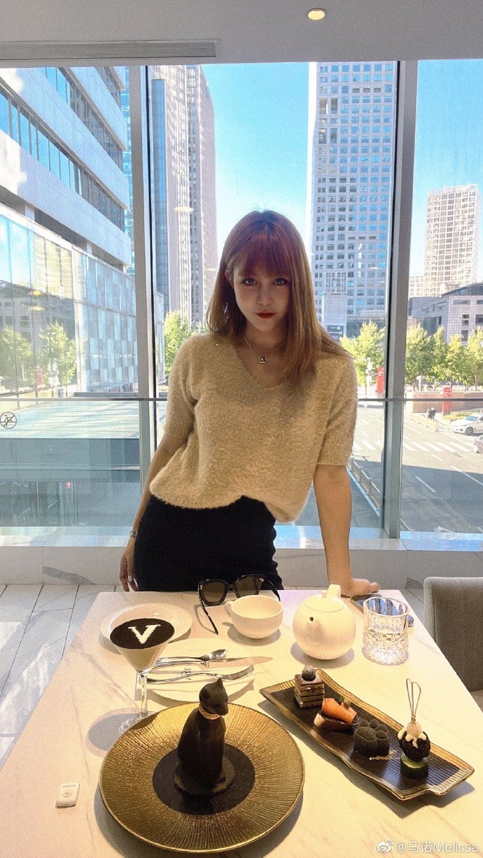 Cuộc sống hiện tại của cô gái từng viral với câu nói: "Tôi thà ngồi khóc trong xe BMW còn hơn ngồi cười sau xe đạp"?- Ảnh 7. Cuộc sống hiện tại của cô gái từng viral với câu nói: "Tôi thà ngồi khóc trong xe BMW còn hơn ngồi cười sau xe đạp"?- Ảnh 7.