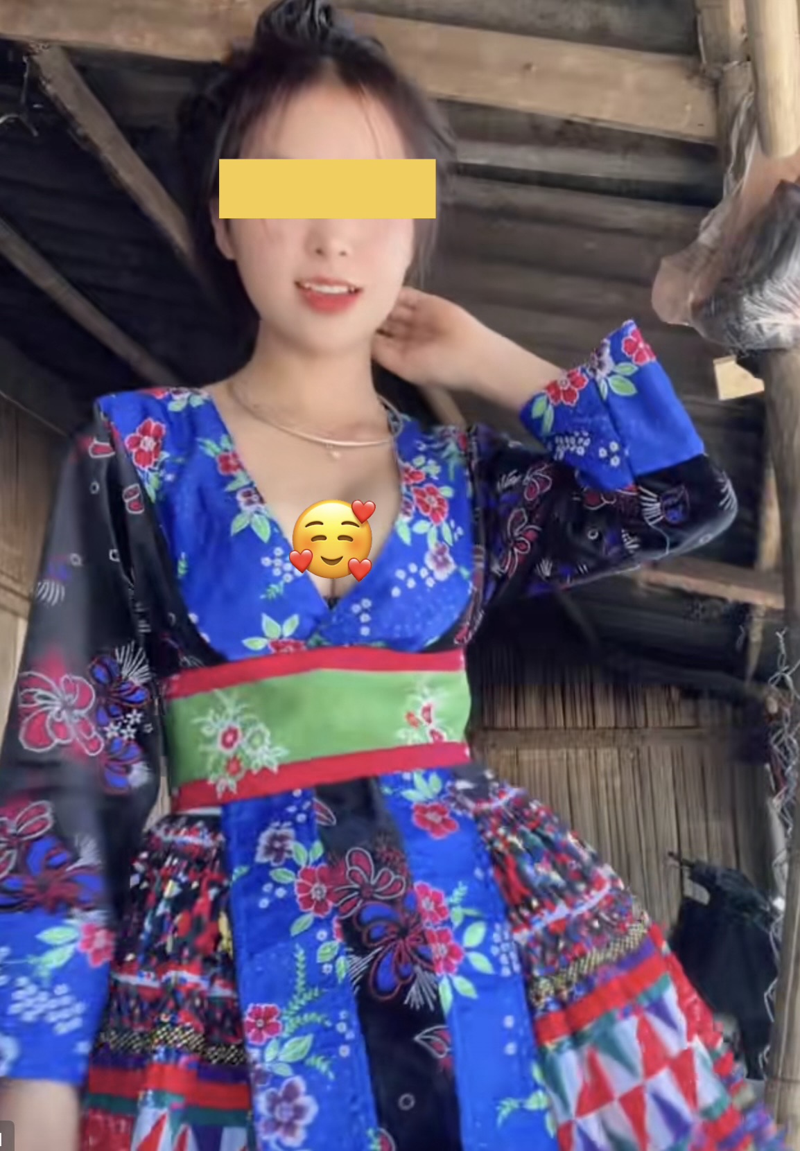 Cô gái bản lên xu hướng với phong cách hở bạo, bỏ ngoài tai bình luận trái chiều, dân tình ngao ngán về thuật toán của TikTok- Ảnh 2.