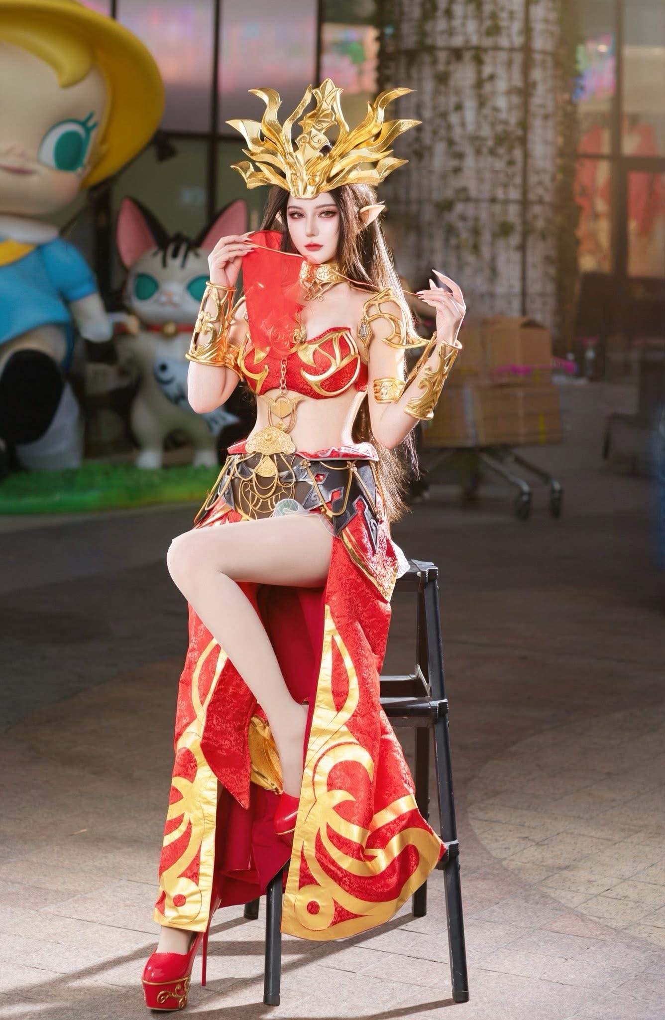 Không thể rời mắt với màn cosplay Mỹ Đỗ Toa Nữ Vương đẹp đến nghẹt thở- Ảnh 2.