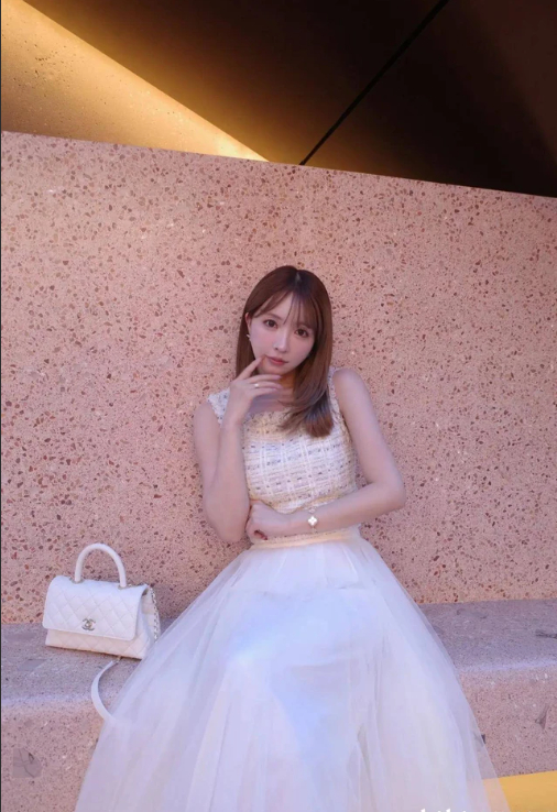 Loạt ảnh đời thường của các hot girl Nhật Bản, khác xa so với những gì chúng ta biết- Ảnh 1.