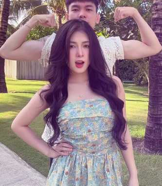 "Tình bể bình" với loạt ảnh tình cảm của Quỳnh Alee và Cá - cặp đôi đẹp nhất nhì làng esports Việt- Ảnh 1.