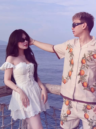 "Tình bể bình" với loạt ảnh tình cảm của Quỳnh Alee và Cá - cặp đôi đẹp nhất nhì làng esports Việt- Ảnh 4.