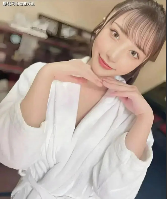 Yua Mikami và những cái tên chấp nhận từ bỏ sự nghiệp, đổi nghề làm hot girl gợi cảm- Ảnh 5. Yua Mikami và những cái tên chấp nhận từ bỏ sự nghiệp, đổi nghề làm hot girl gợi cảm- Ảnh 5.