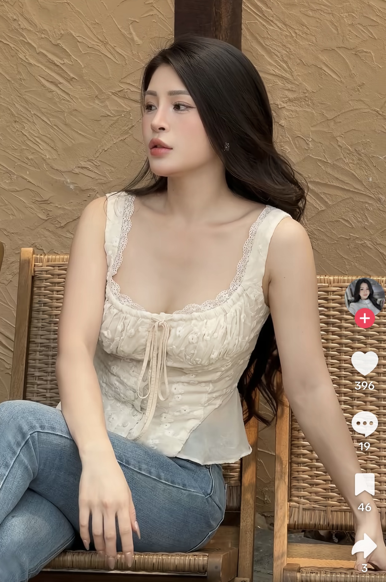 CĐM "đứng hình" khoảnh khắc hớ hênh của hot TikToker ngay trên sóng livestream bán hàng, chỉ là tai nạn nghề nghiệp!- Ảnh 5.