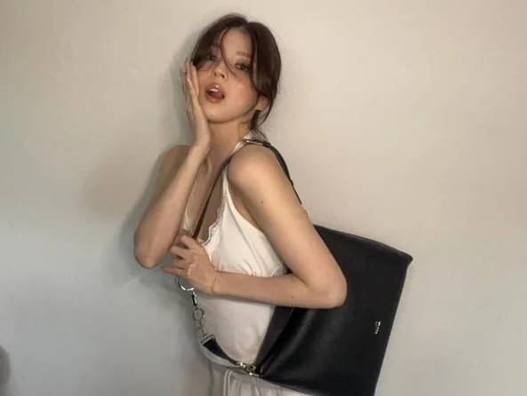 Han So Hee gây sốt với visual đỉnh chóp trong loạt ảnh mới- Ảnh 2.