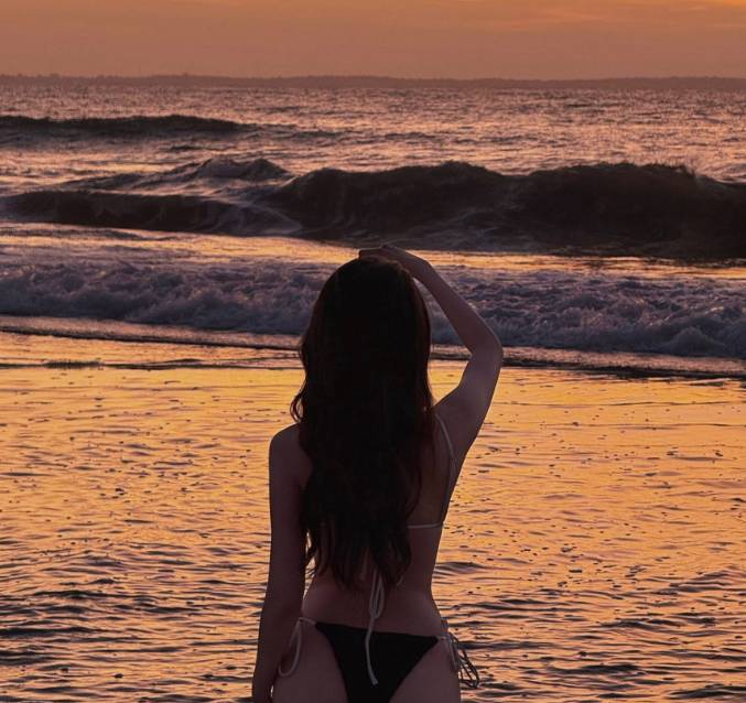 "Thánh nữ Ghiền Mì Gõ" khoe khéo vóc dáng chuẩn người mẫu, nhan sắc ngày càng thăng hạng- Ảnh 1.