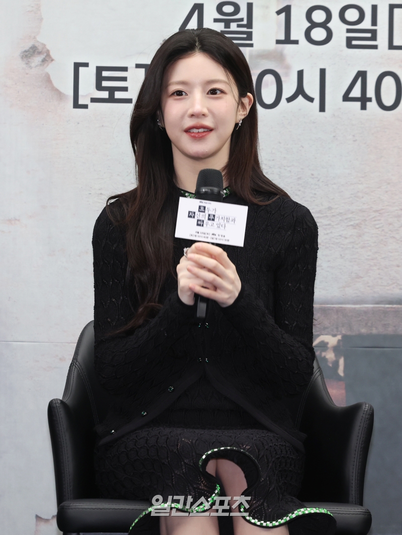 Mỹ nhân mang gương mặt định hình thẩm mỹ của cả Hàn Quốc: Visual tuyệt tác phòng mổ, đẹp không thể tả nổi- Ảnh 2.