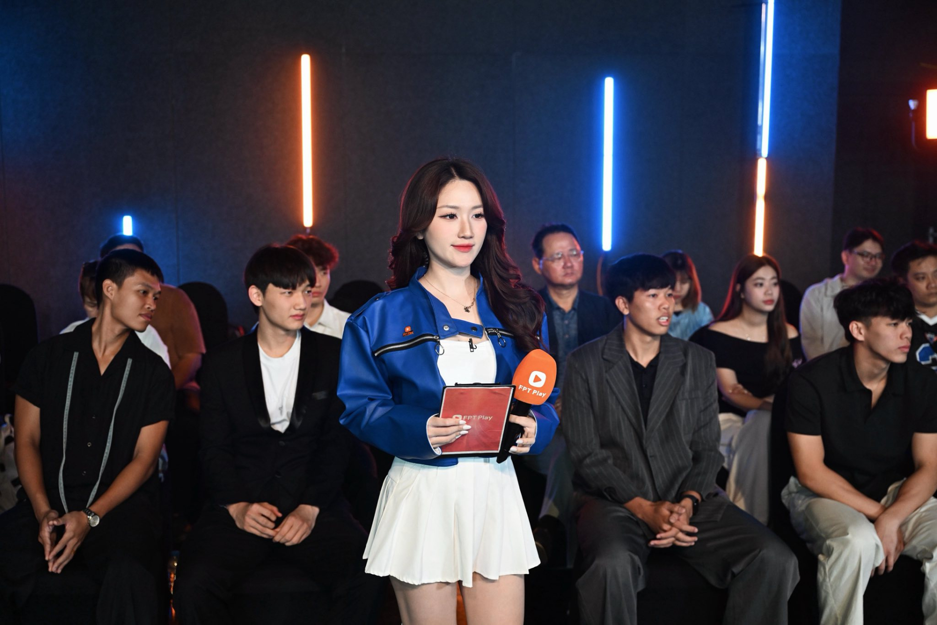 MC Linh Nắng "đổi style", khiến fan chỉ biết ngắm nhìn- Ảnh 3.