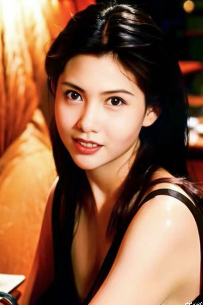 Tuyệt tác 18+ đưa Khâu Thục Trinh trở thành "người tình trong mộng" của cả Hong Kong- Ảnh 8.