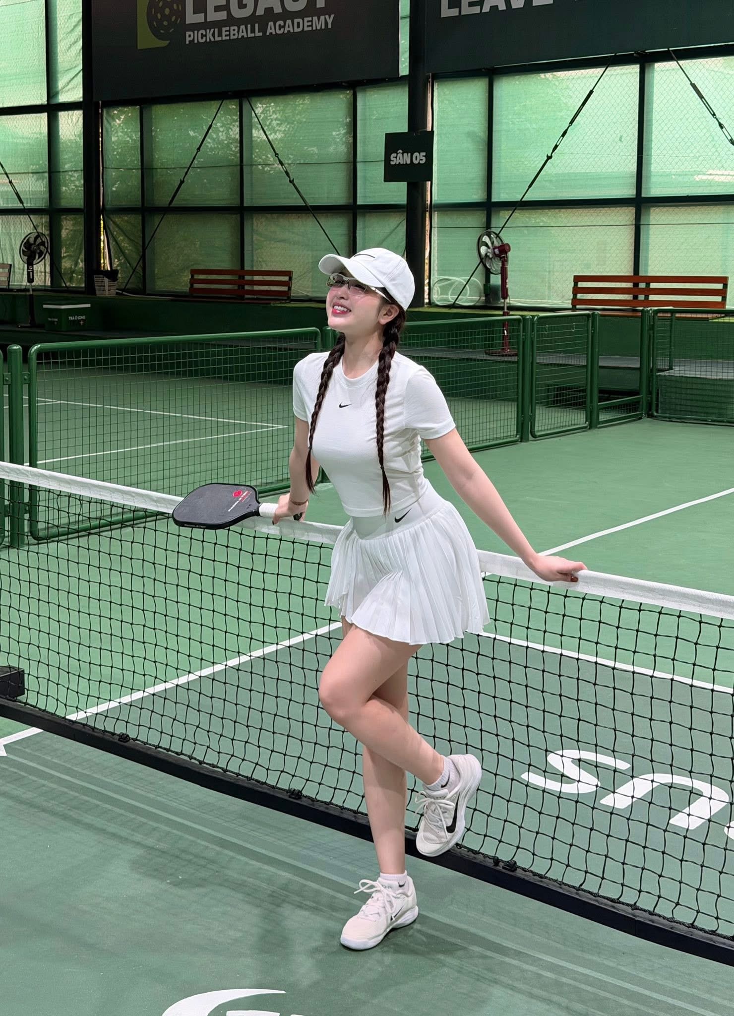 Hot girl chạm ngưỡng 30 vẫn khiến fan "lạc lối" vì vẻ ngoài "em chưa 18"- Ảnh 6.