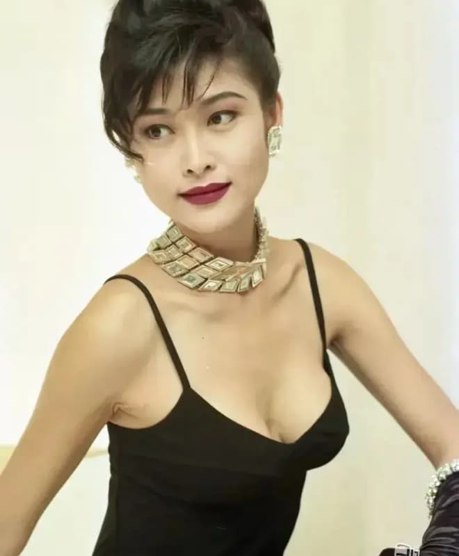 Cuộc đời của "nữ hoàng phim nóng" cởi đồ để nổi tiếng rồi mặc lại để trở thành ảnh hậu- Ảnh 6.