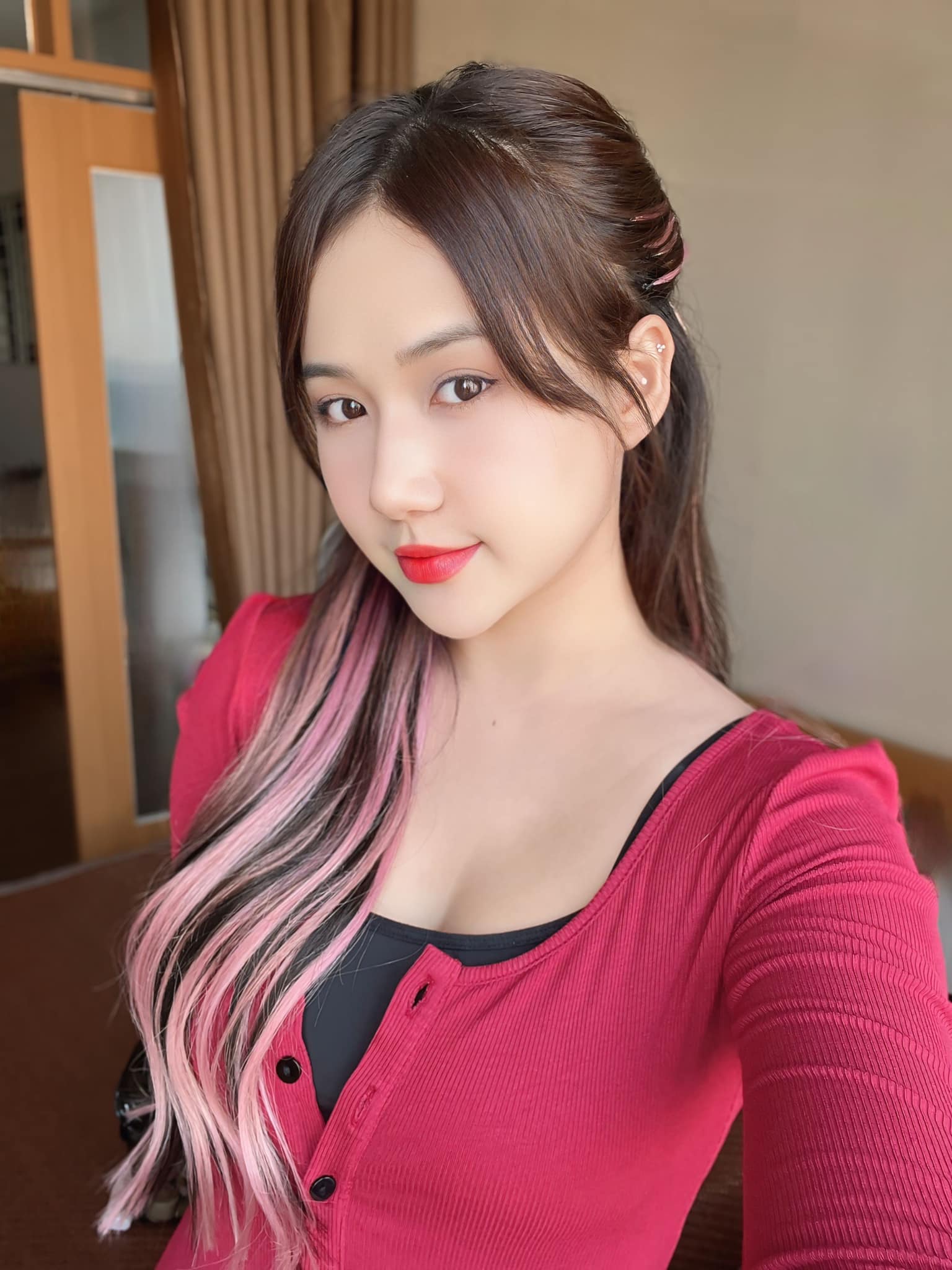 "Comeback" với bộ ảnh mới, Như Lê khiến người xem "rụng rời" với nhan sắc thăng hạng- Ảnh 1.