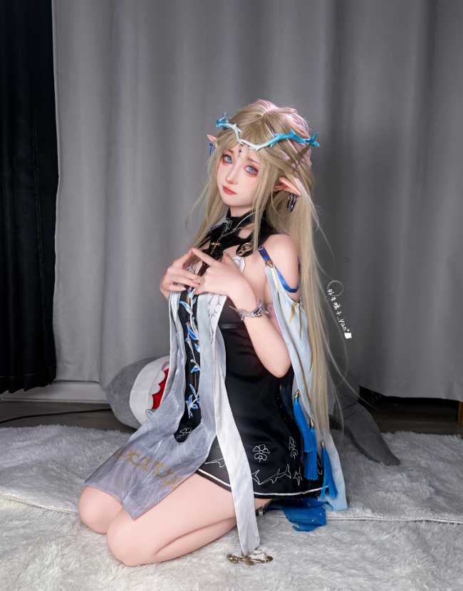 Vừa cosplay, vừa trổ tài "bếp núc", nữ coser khiến CDM thích thú- Ảnh 1.