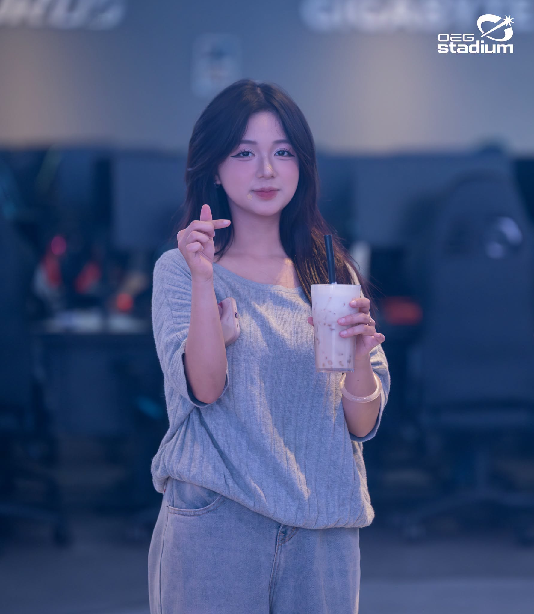 Hot girl phòng nét 2k6, khiến anh em game thủ ngây ngất trước nhan sắc "10/10"- Ảnh 1.