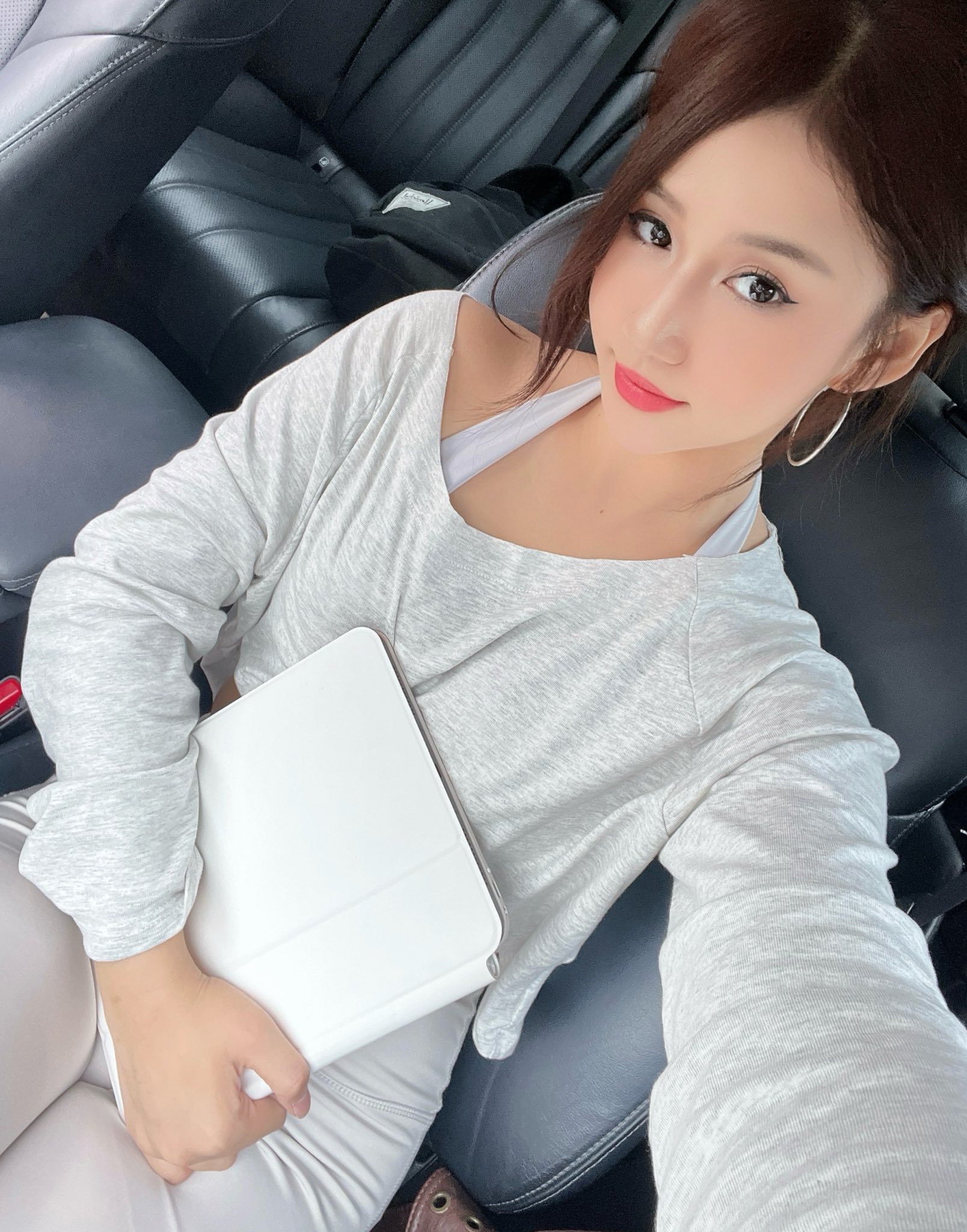 "Comeback" với bộ ảnh mới, Như Lê khiến người xem "rụng rời" với nhan sắc thăng hạng- Ảnh 5.