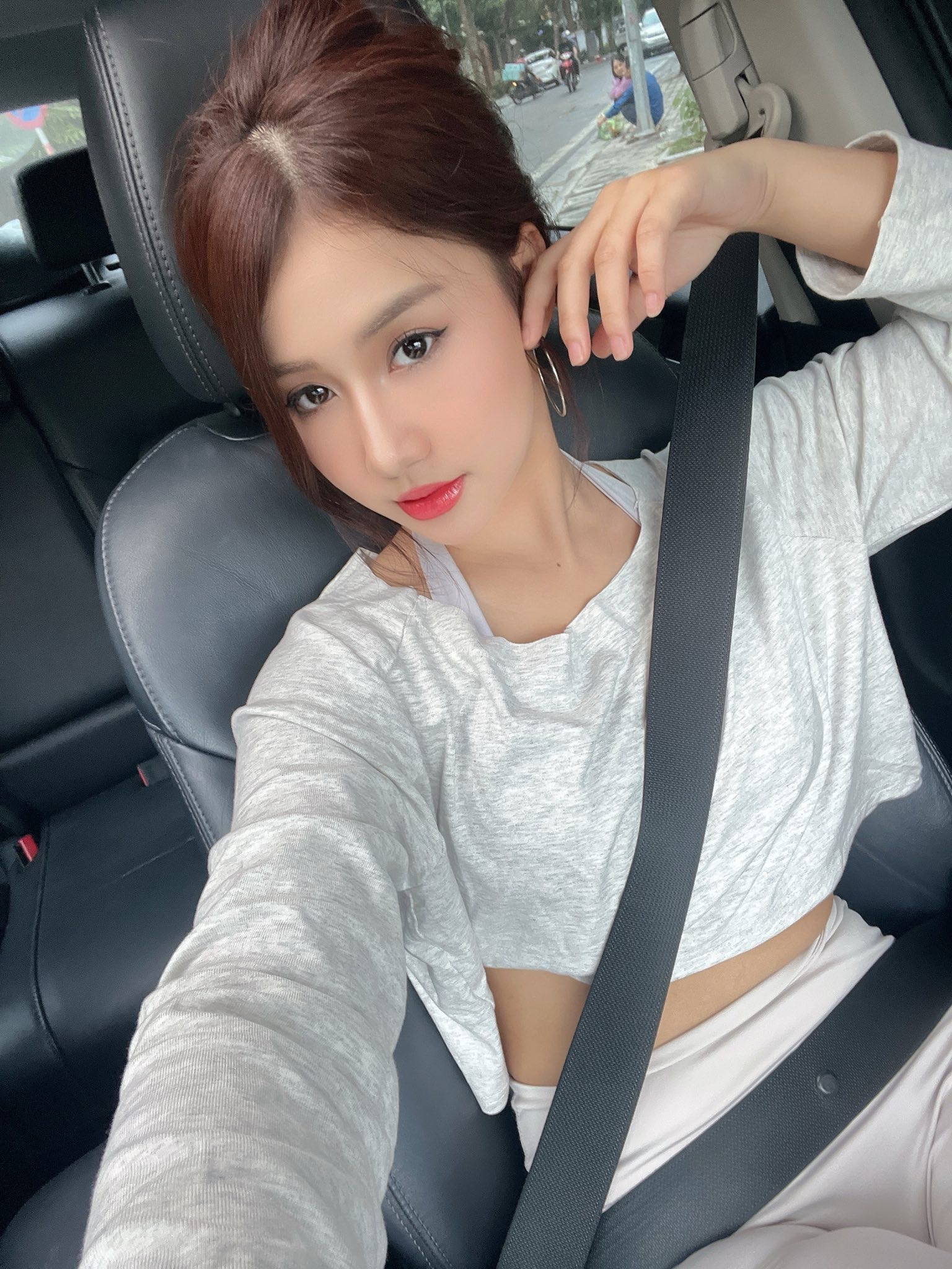 "Comeback" với bộ ảnh mới, Như Lê khiến người xem "rụng rời" với nhan sắc thăng hạng- Ảnh 3.