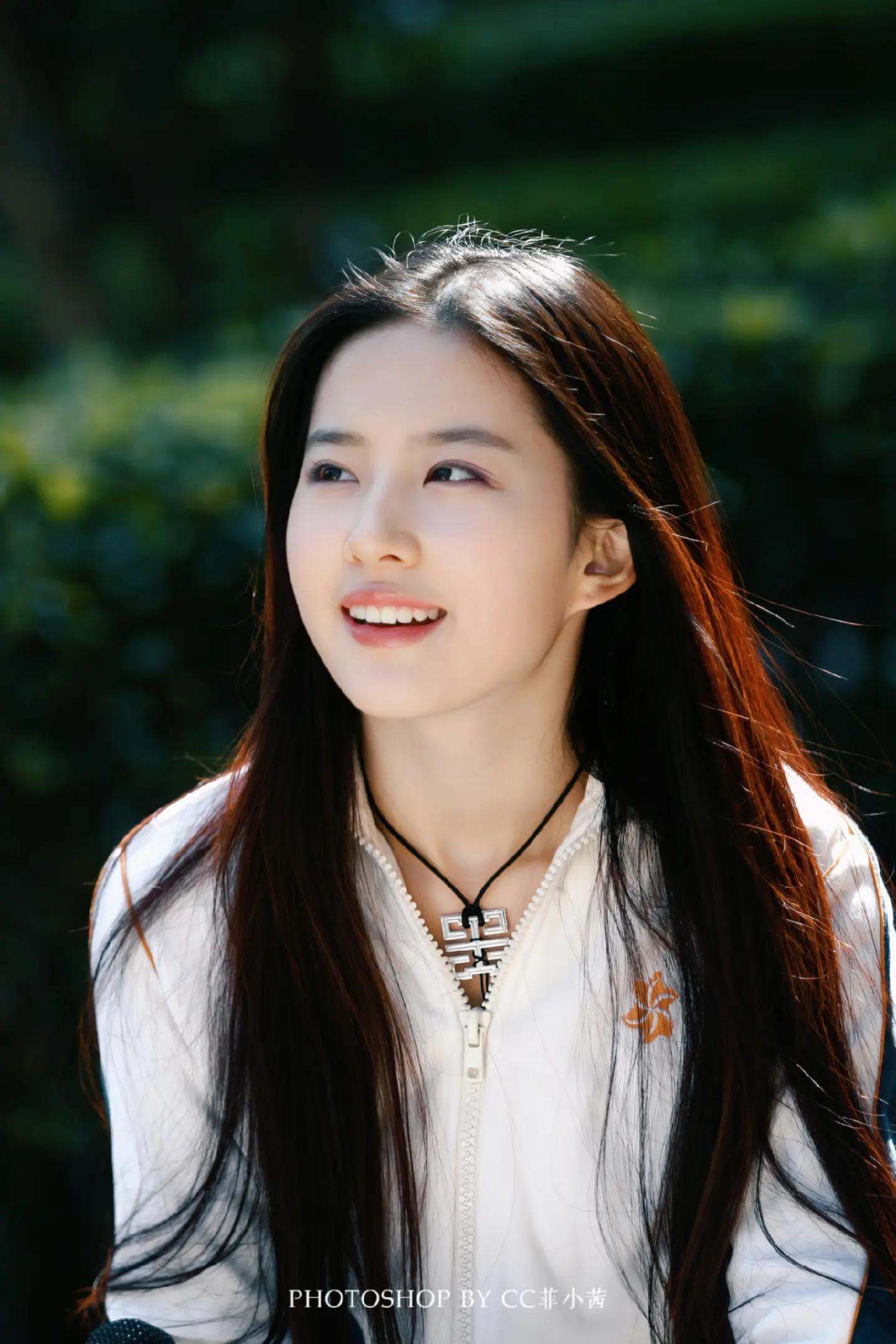 Nhìn Lưu Diệc Phi 25 năm trước đúng là visual 