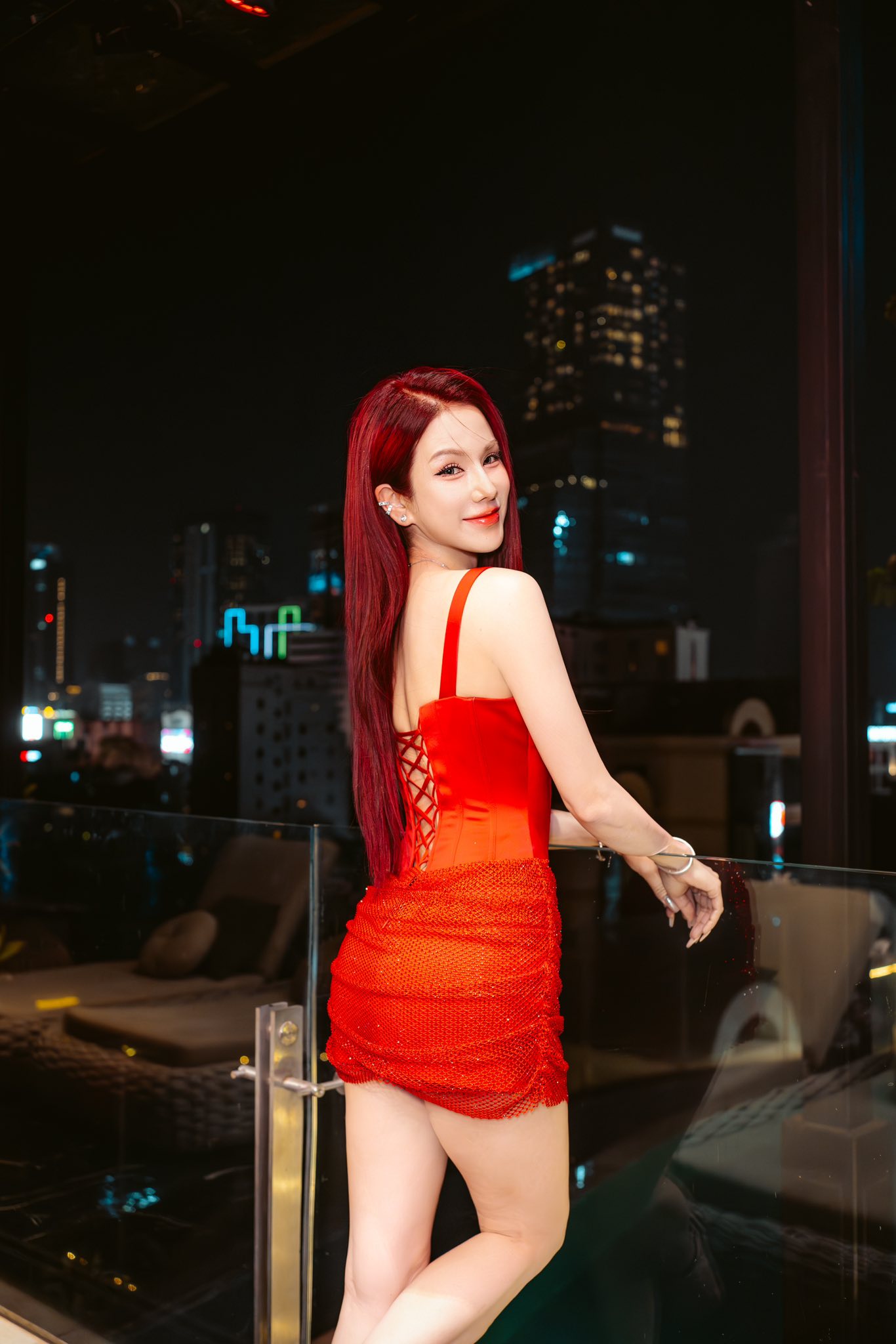 "Bỏng mắt" với vóc dáng U40 đỉnh cao của ca sĩ Diệp Lâm Anh- Ảnh 6.