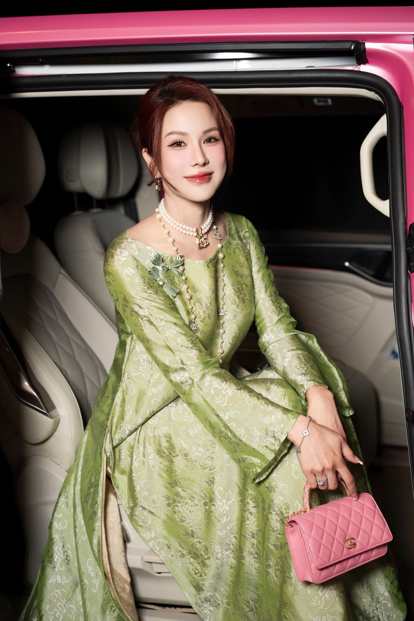 "Bỏng mắt" với vóc dáng U40 đỉnh cao của ca sĩ Diệp Lâm Anh- Ảnh 1.