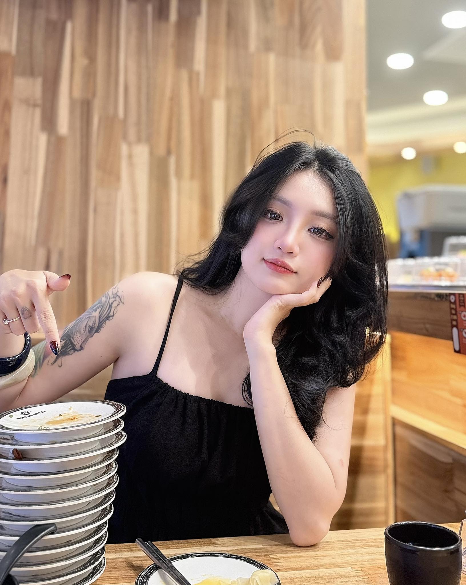 Trực tiếp thị uy sức mạnh, nữ gymer khiến triệu anh em đồng loạt "quay xe"- Ảnh 1.