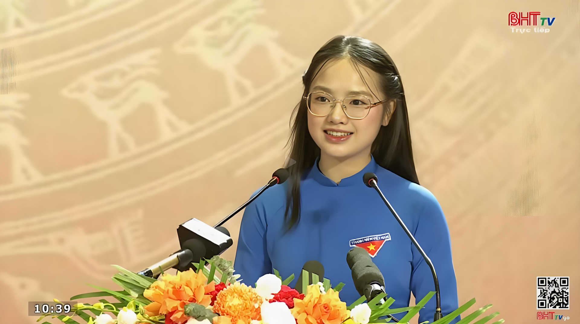 Profile siêu xịn của nữ đoàn viên áo xanh đang HOT nhất MXH: Vừa lên mạng đã va phải "con nhà người ta"!- Ảnh 1.