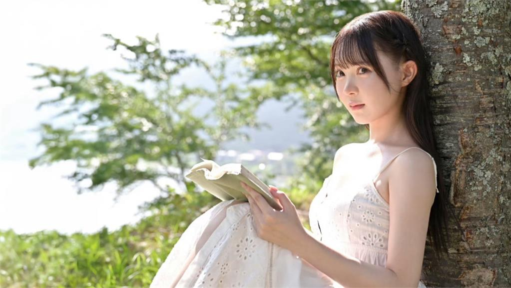 Lại thêm một hot girl tân binh vừa debut, fan bình luận như bước ra từ đồ họa 2D- Ảnh 5.