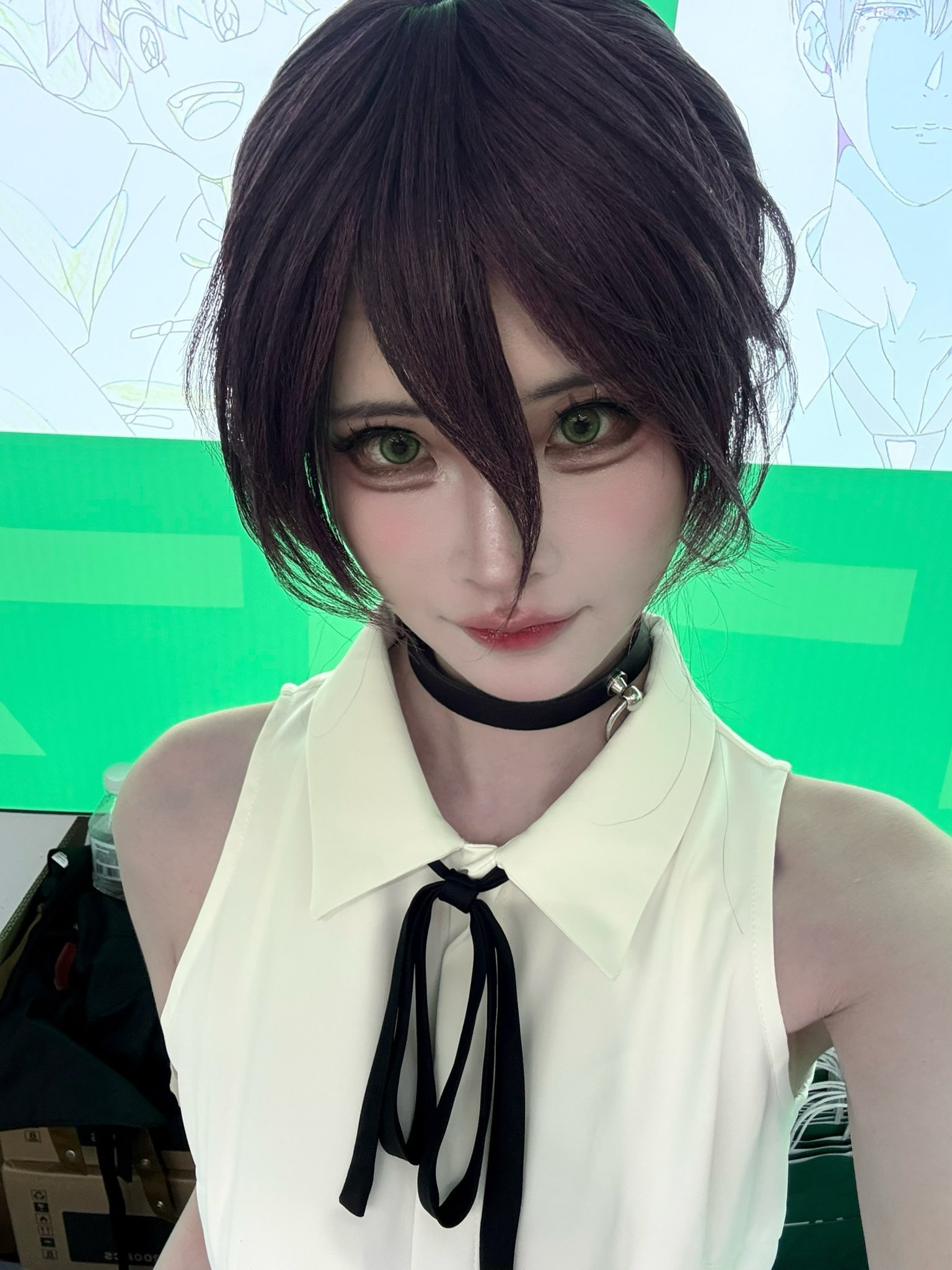 Nữ nhân viên cosplay Reze (Chainsaw Man) quá giống bản gốc, fan đòi mua sạch shop chỉ để được "quẹt thẻ"- Ảnh 3.