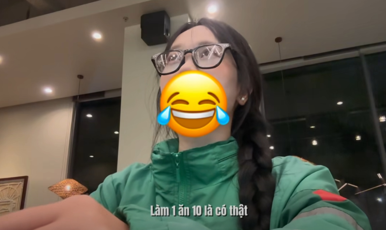 Bắt gặp cô gái chạy Grab, CĐM ngỡ ngàng trước nhan sắc dịu dàng đến khó tin- Ảnh 2.