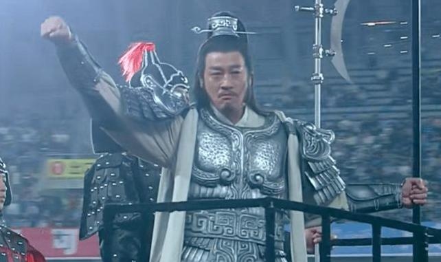 Hà Nhuận Đông hóa thân Tây Sở Bá Vương Hạng Vũ trên sân bóng, khí chất "vô đối" sau 14 năm- Ảnh 2.