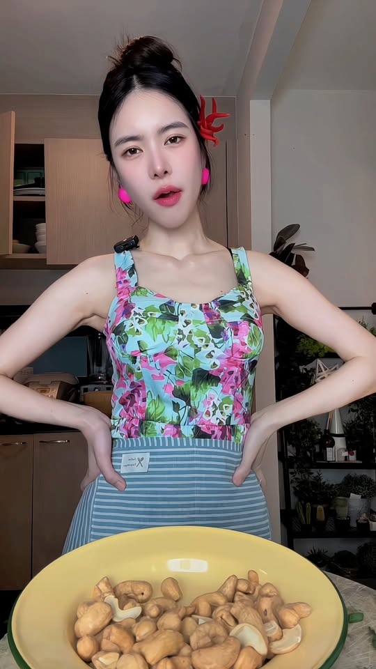 "Đổi gió" vào bếp với hot girl Thái Lan, nâng tầm trend nấu ăn lên một tầm cao mới- Ảnh 6.