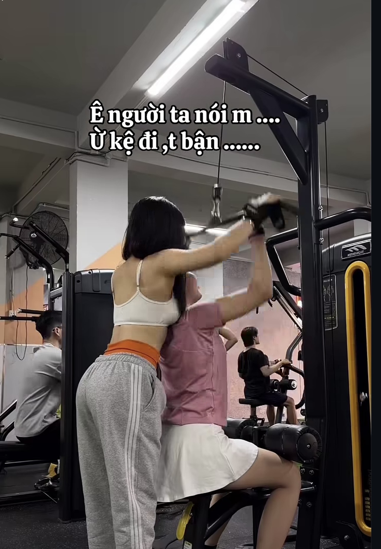 Bị mỉa mai khiếm nhã về vóc dáng, nữ PT gym có màn phản pháo chất lừ- Ảnh 2.