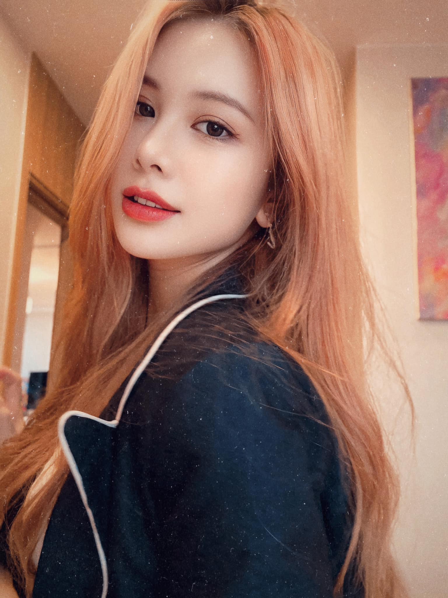 "Người yêu Johnny Trí Nguyễn": Kém nam diễn viên 24 tuổi, được báo Trung ca ngợi là nữ thần- Ảnh 11.