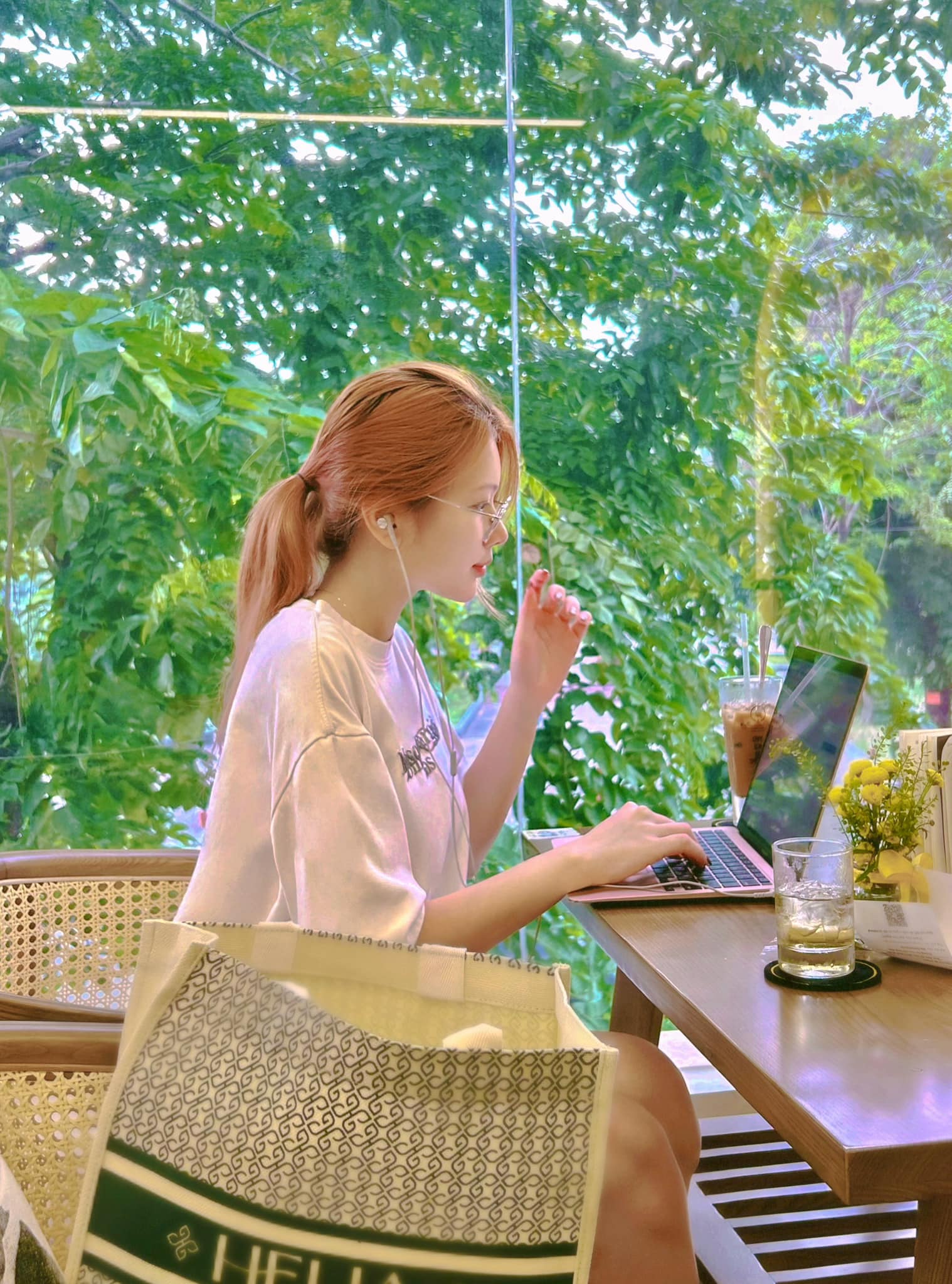 "Người yêu Johnny Trí Nguyễn": Kém nam diễn viên 24 tuổi, được báo Trung ca ngợi là nữ thần- Ảnh 9.