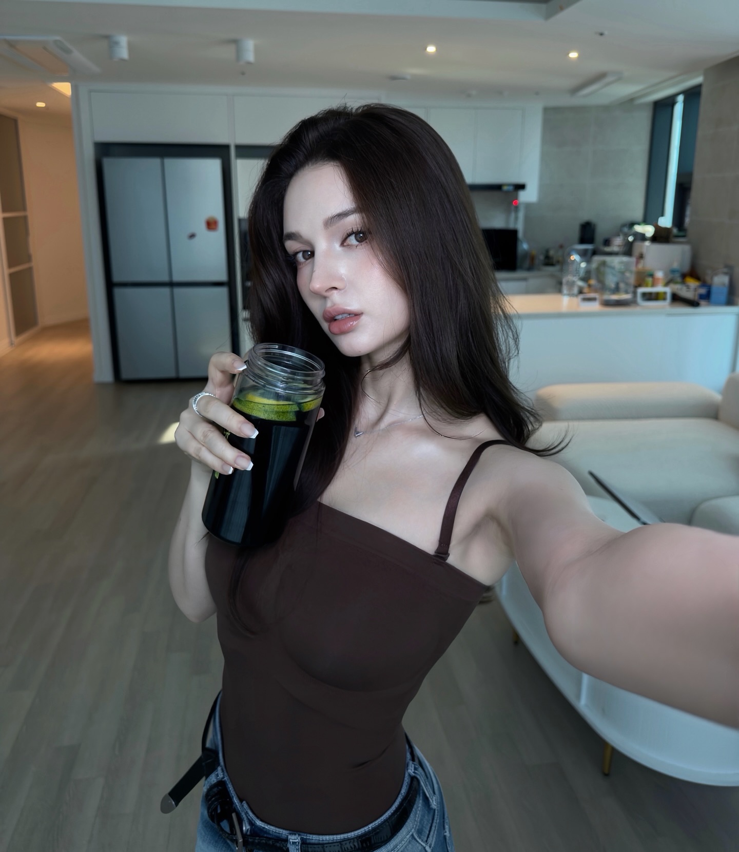 Ghé thăm Việt Nam, "hot mom" người Nga khiến dân tình bấn loạn, đua nhau "tư vấn" hết sức nhiệt tình- Ảnh 3.