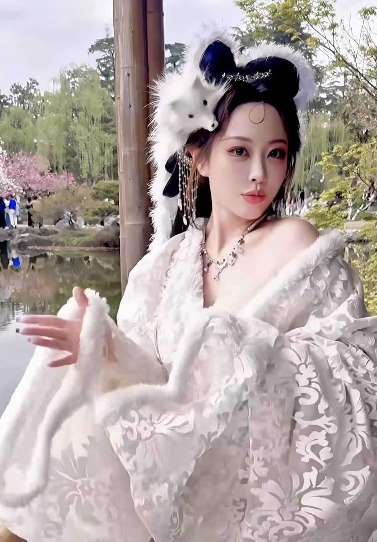 Nhập vai Tiên Cáo rồi thể hiện màn vũ đạo đầy mê hoặc, nữ coser đẹp không tì vết khiến fan lạc lối- Ảnh 1.