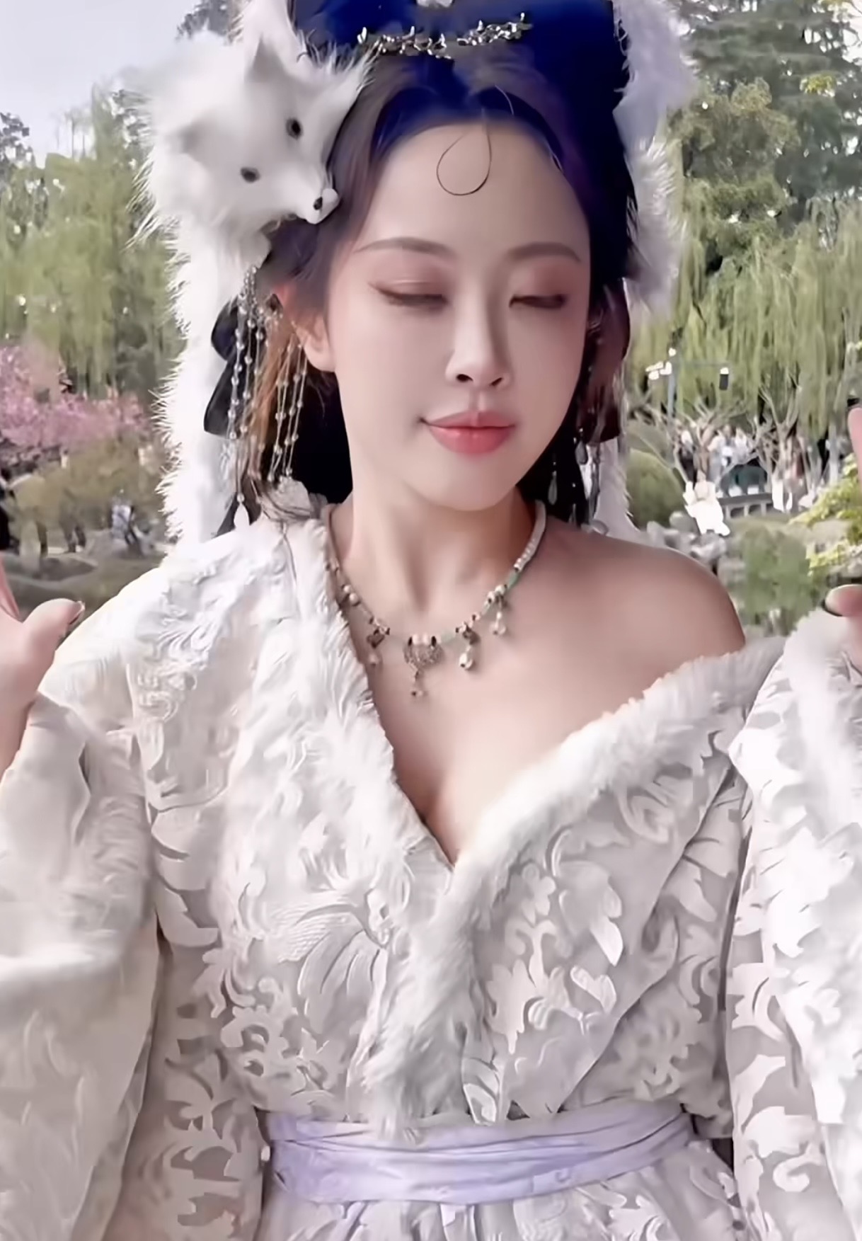 Nhập vai Tiên Cáo rồi thể hiện màn vũ đạo đầy mê hoặc, nữ coser đẹp không tì vết khiến fan lạc lối- Ảnh 5.