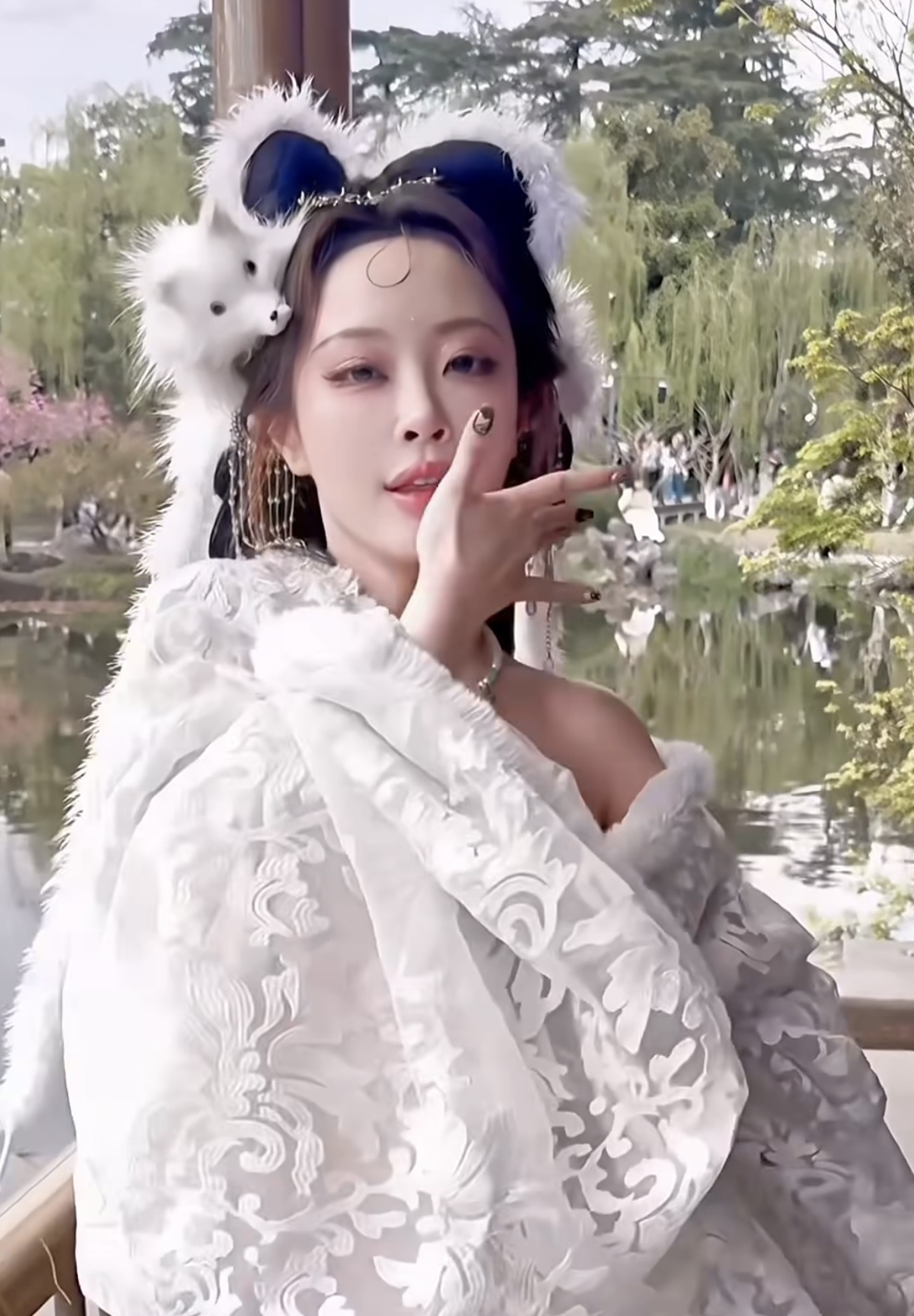 Nhập vai Tiên Cáo rồi thể hiện màn vũ đạo đầy mê hoặc, nữ coser đẹp không tì vết khiến fan lạc lối- Ảnh 3.